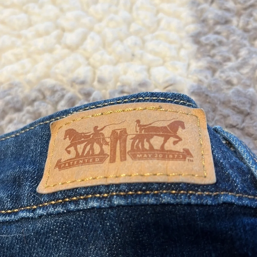 Levi’s Women’s 505 Straight Leg Jeans Dark Rinse Size 8
